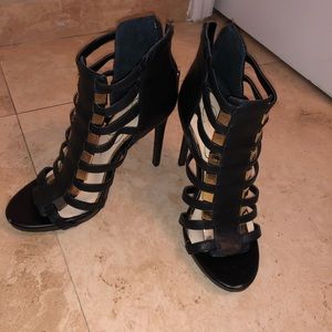 Black and Gold Jessica Simpson heels